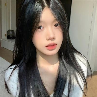 绿衣女子